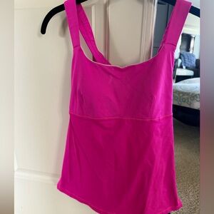 Lululemon tank top with built-in sports bra pads size 8